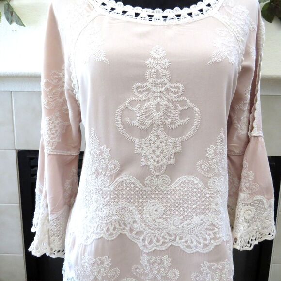 Democracy Women's Embroidered 3/4 sleeve top Blush Pink XS EUC - Picture 7 of 13